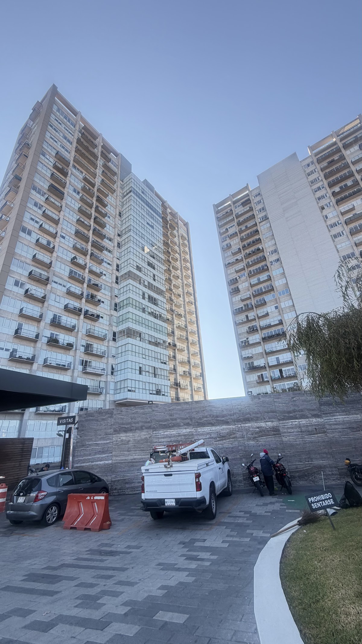 Luna Apartments (Santa Fe) cover