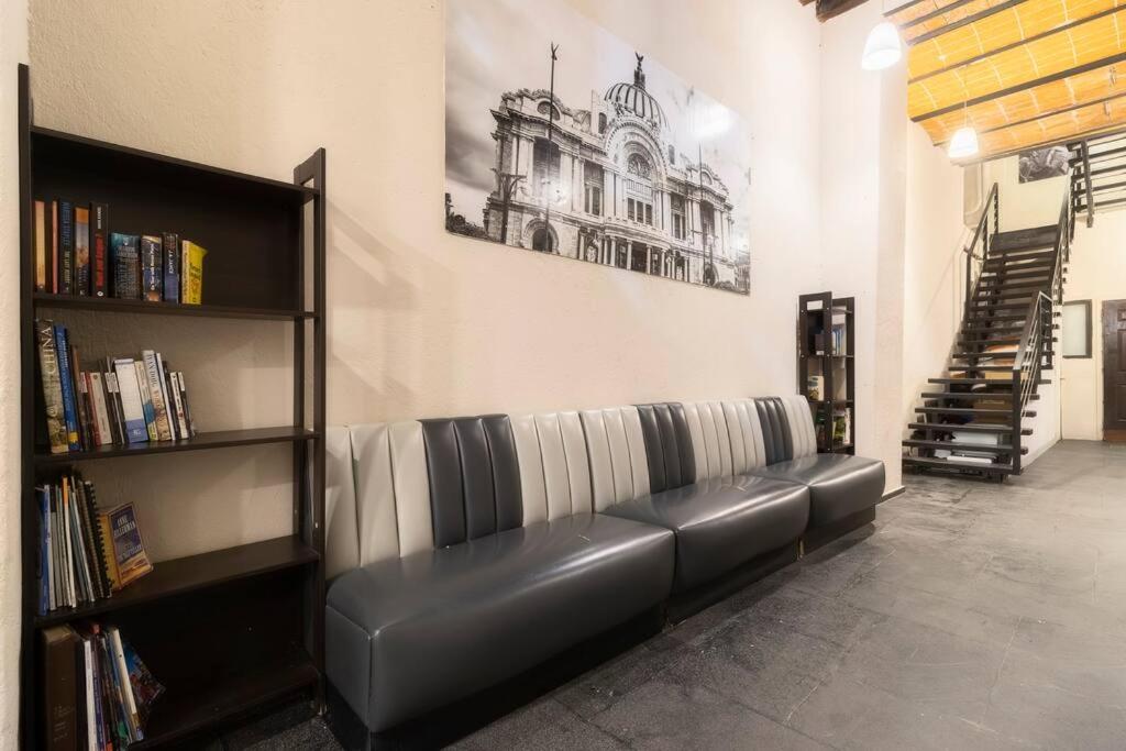 304 Balcony Apt Walk to Zocalo AC Rooftop gallery 3
