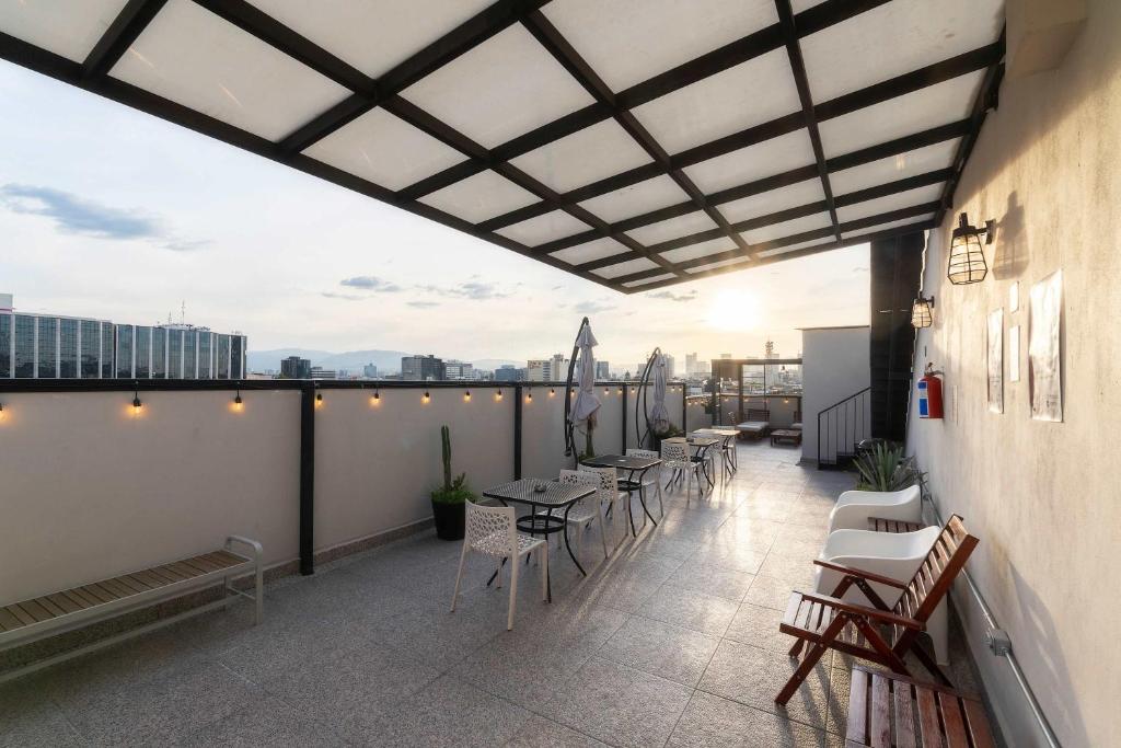 304 Balcony Apt Walk to Zocalo AC Rooftop gallery 10