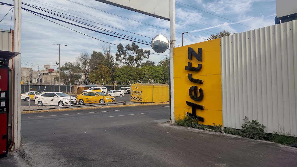 Hertz México | Aeropuerto CDMX | Return Center gallery 4