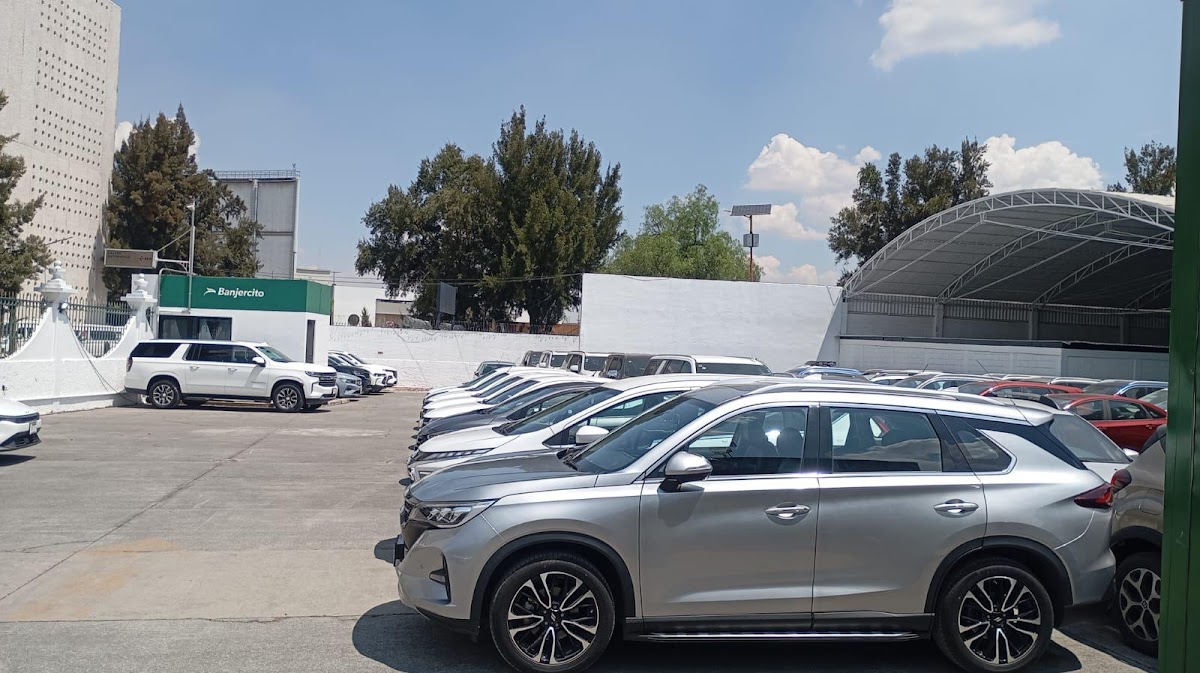 Localiza Rent a Car T2 CDMX Aeropuerto gallery 3