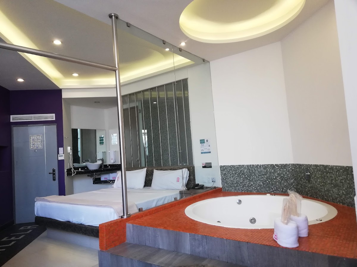 Hotel Zoo gallery 3