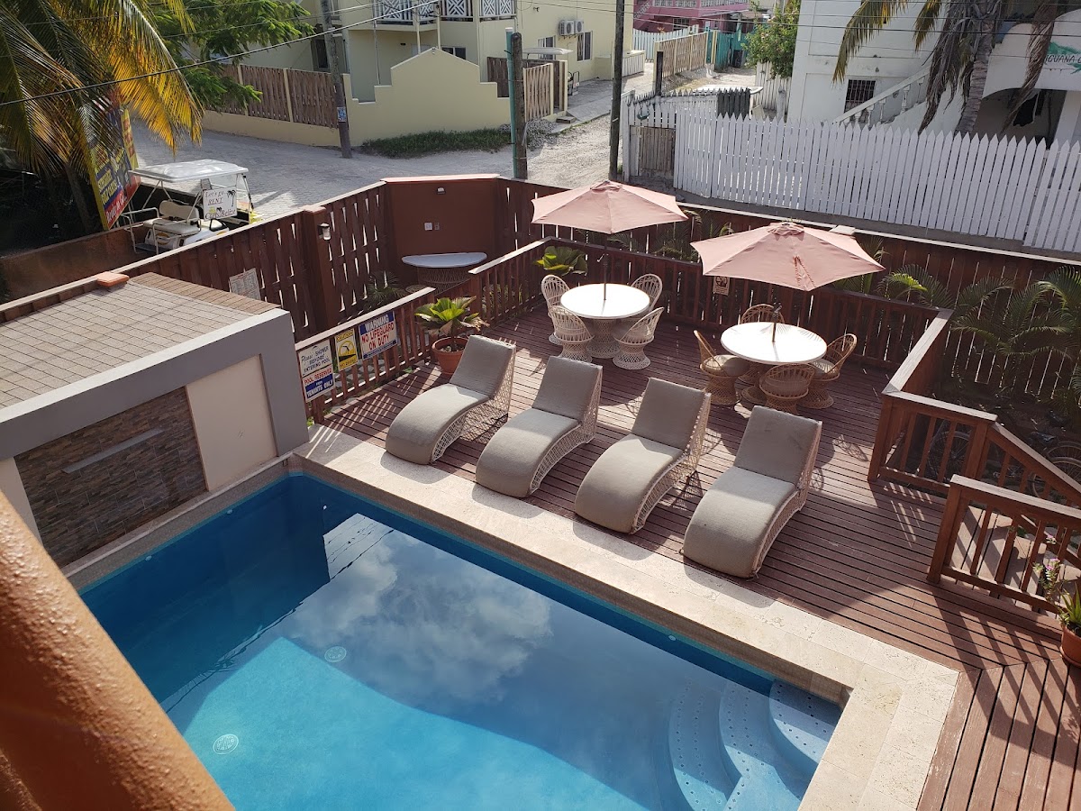 Hummingbird Suites gallery 3