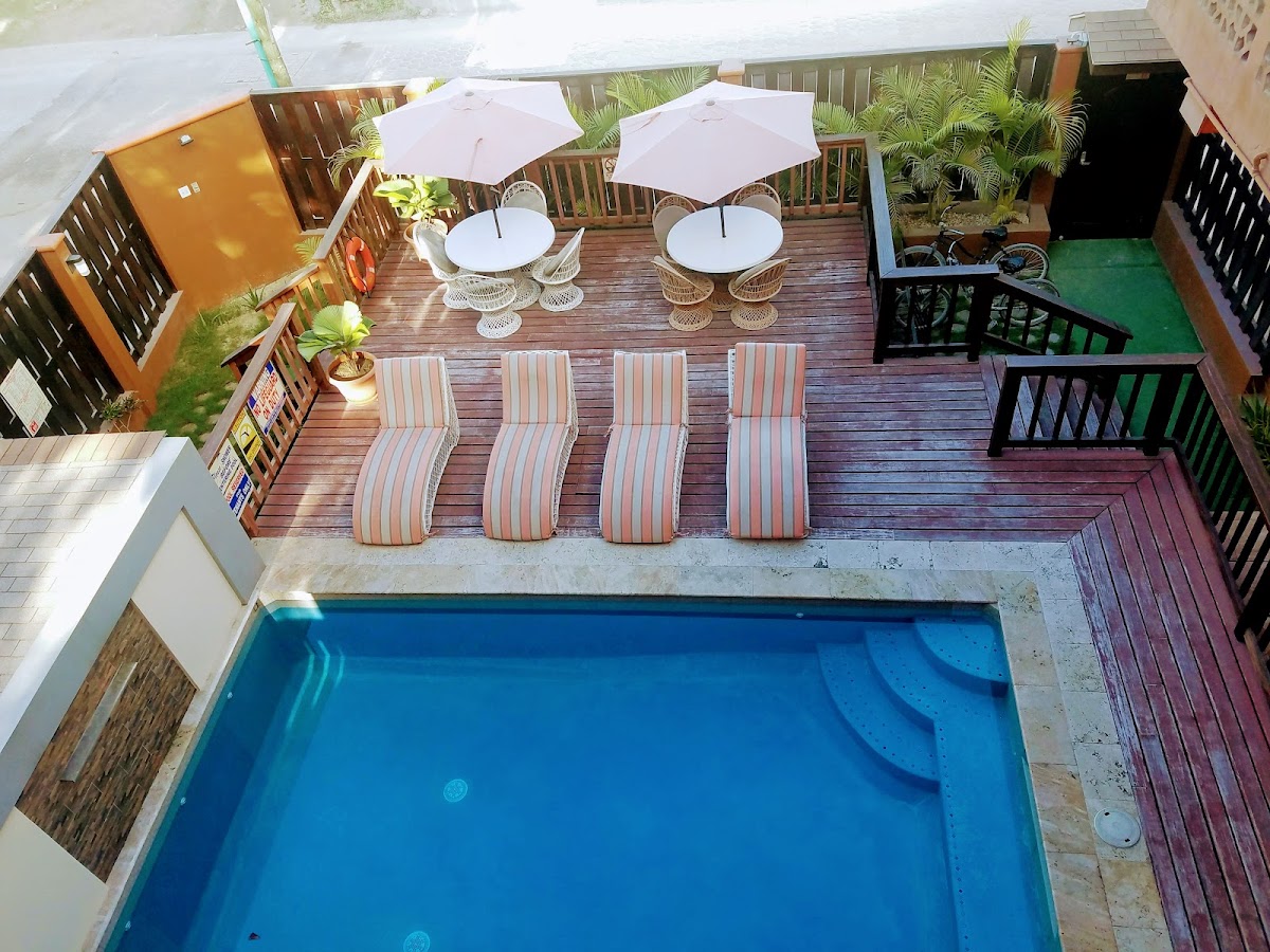 Hummingbird Suites gallery 5