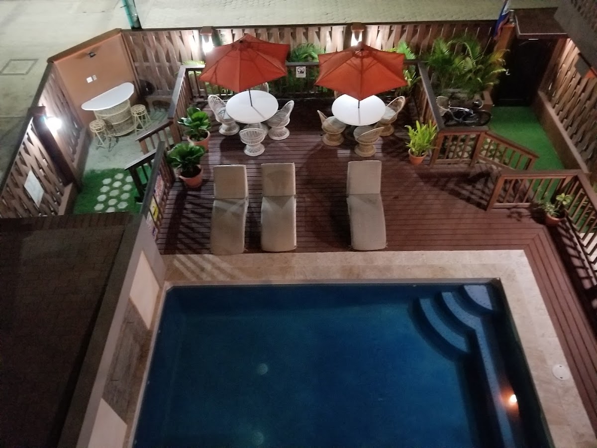 Hummingbird Suites gallery 8