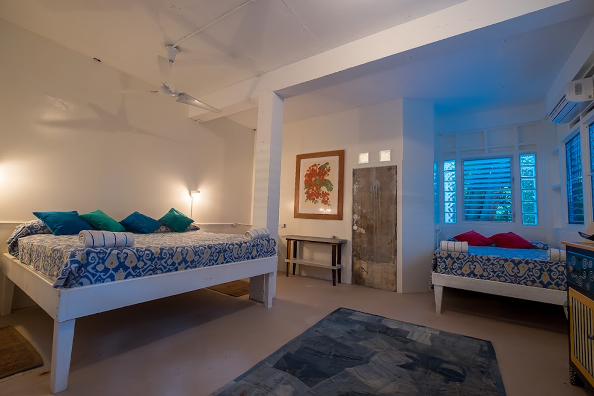Feathers Guesthouse gallery 2