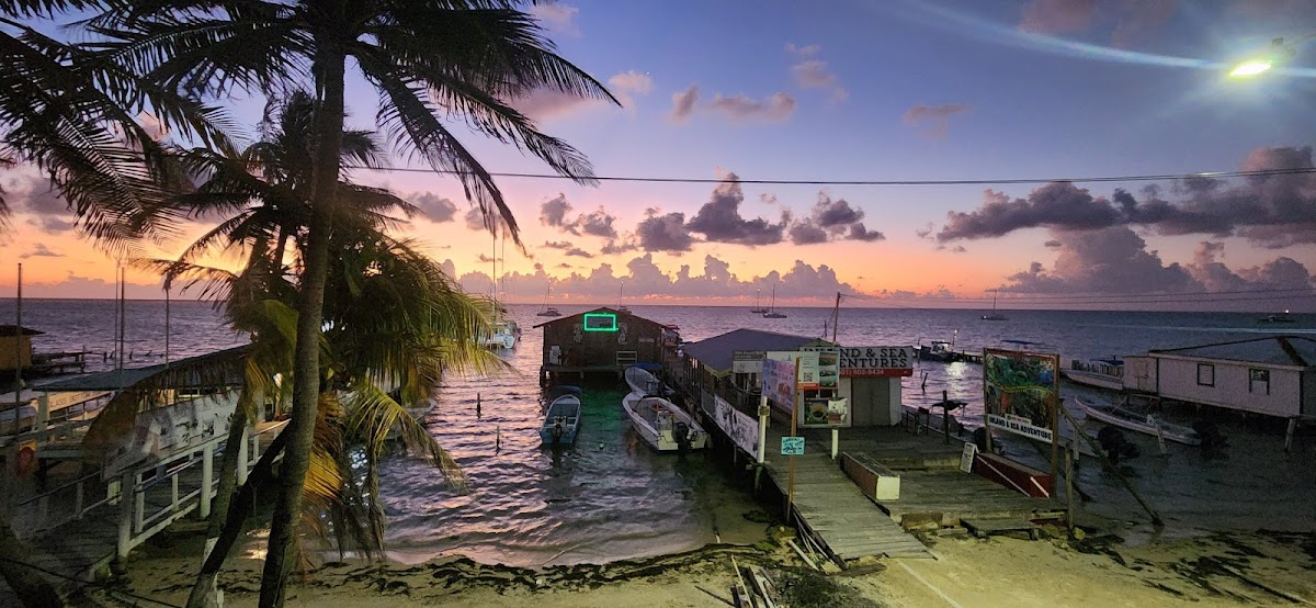 Flip Flop Inn Belize gallery 3