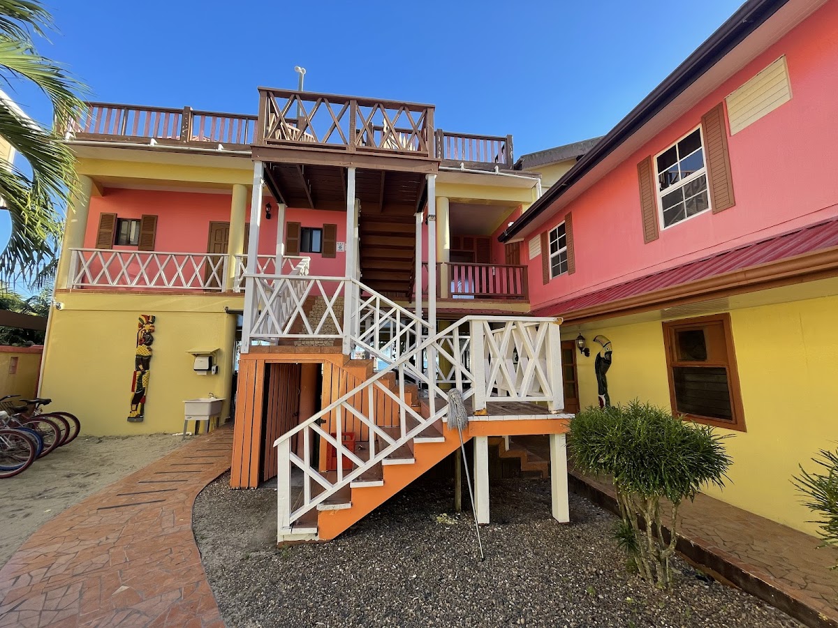 Alan's Paradise Hotel gallery 5