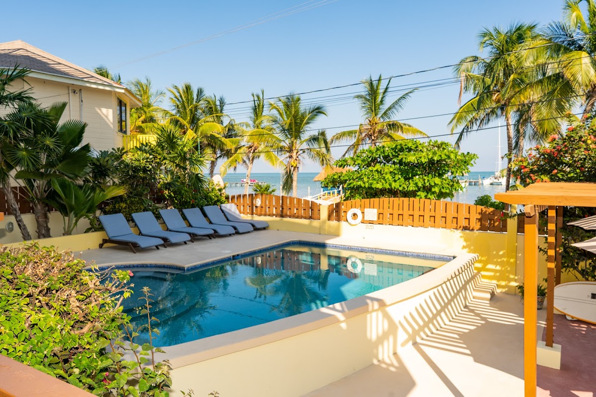CayeReef Beachfront Boutique Condo Hotel gallery 3