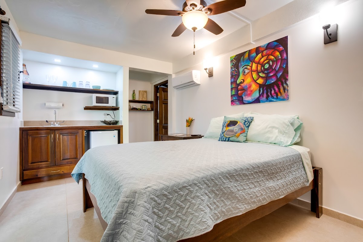 Driftwood Gardens Guesthouse gallery 2
