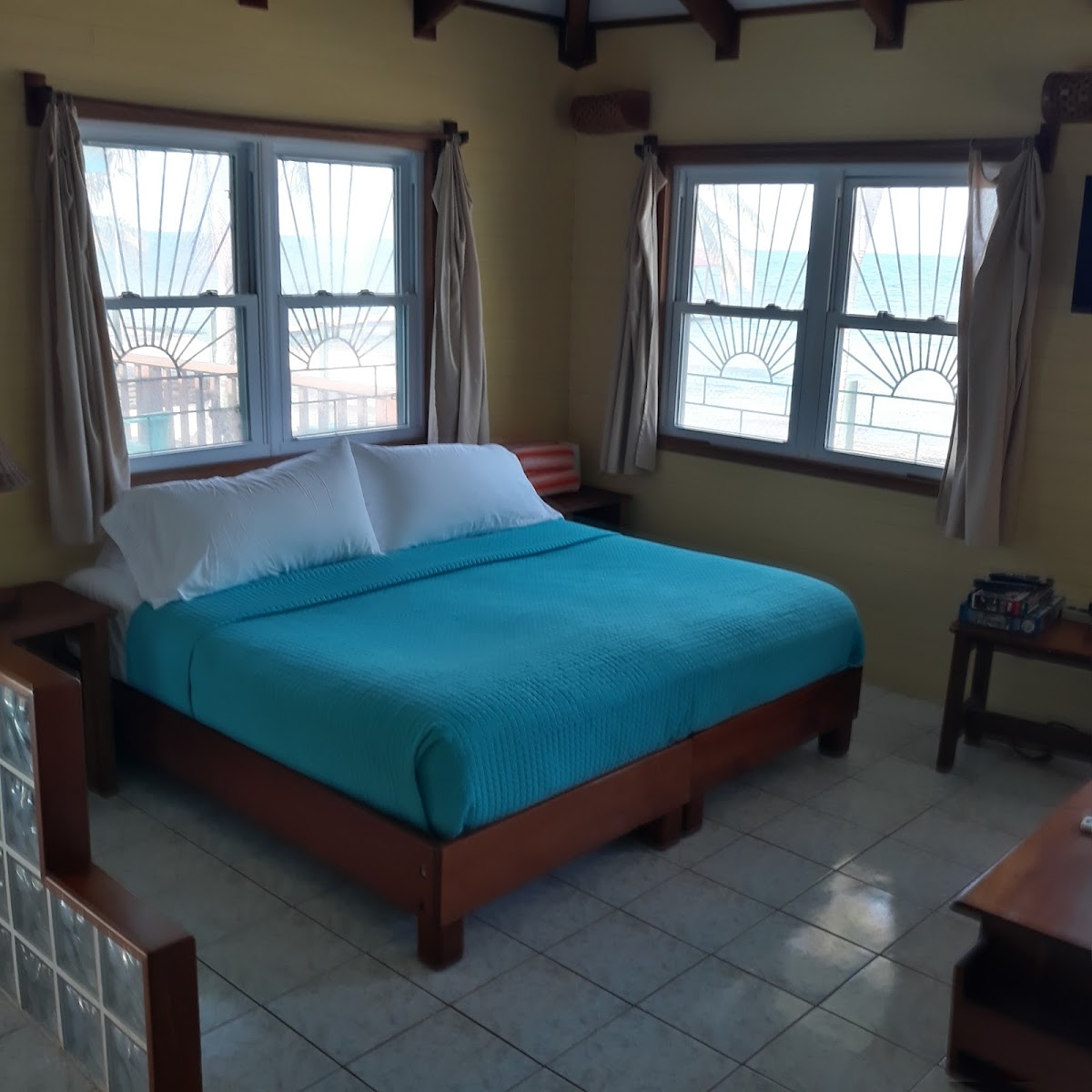 Coco's Beachfront Cabanas gallery 2