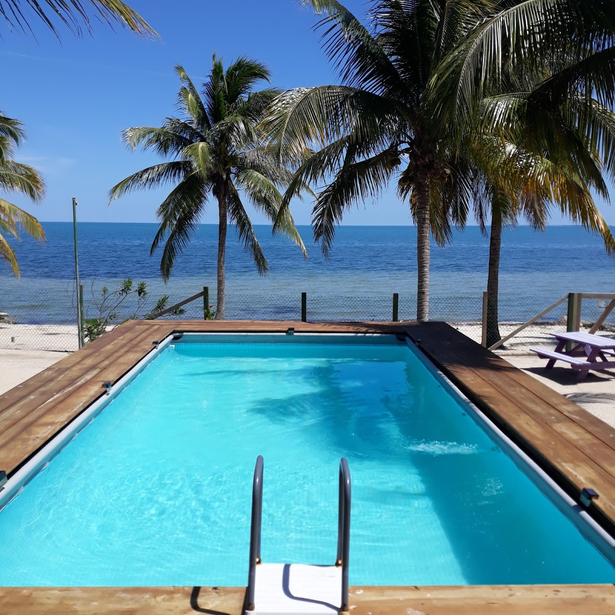 Coco's Beachfront Cabanas gallery 3