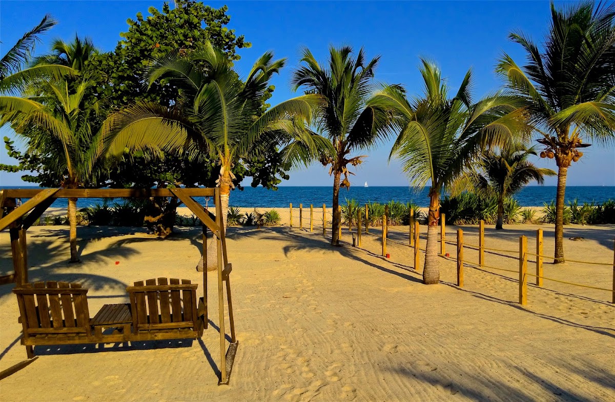 Hibiscus Beach Belize gallery 3