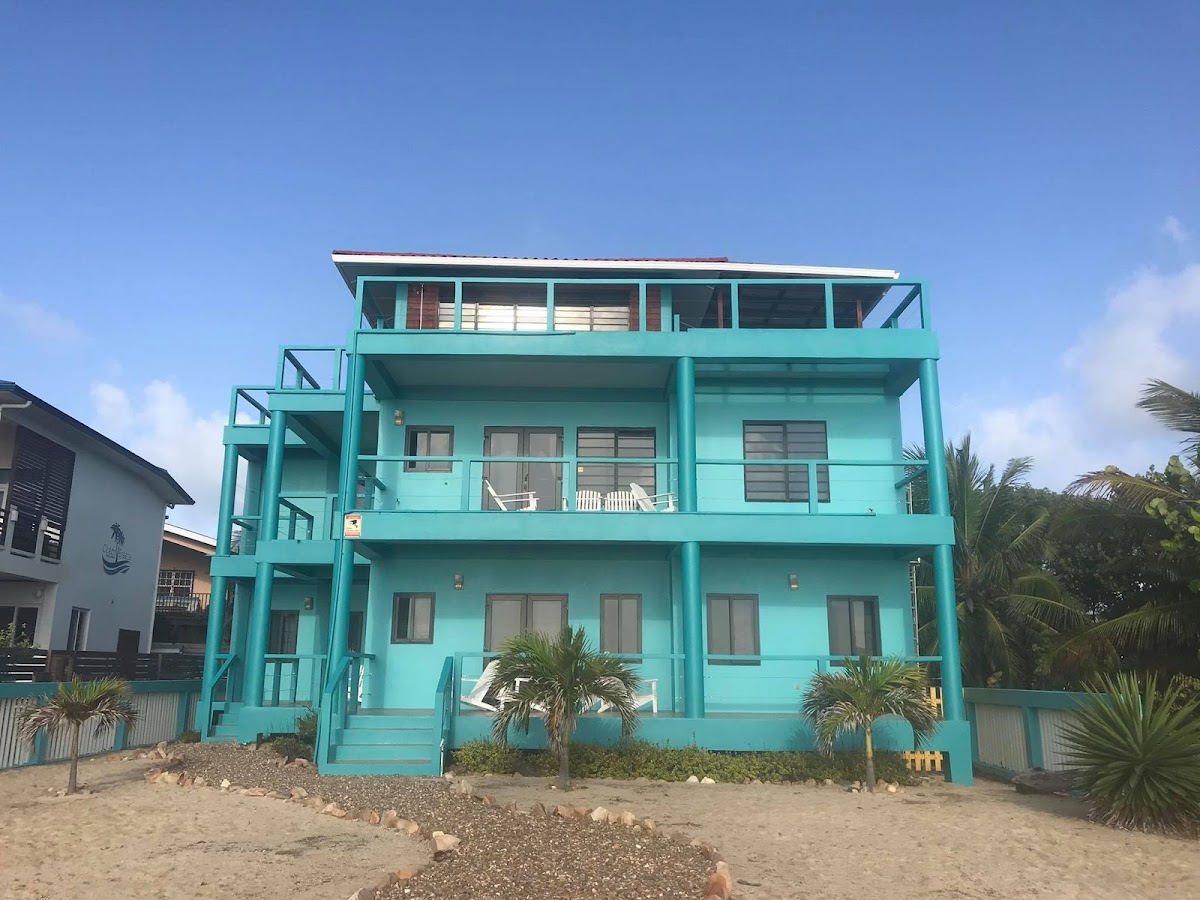 Lazy Palm Suites gallery 5