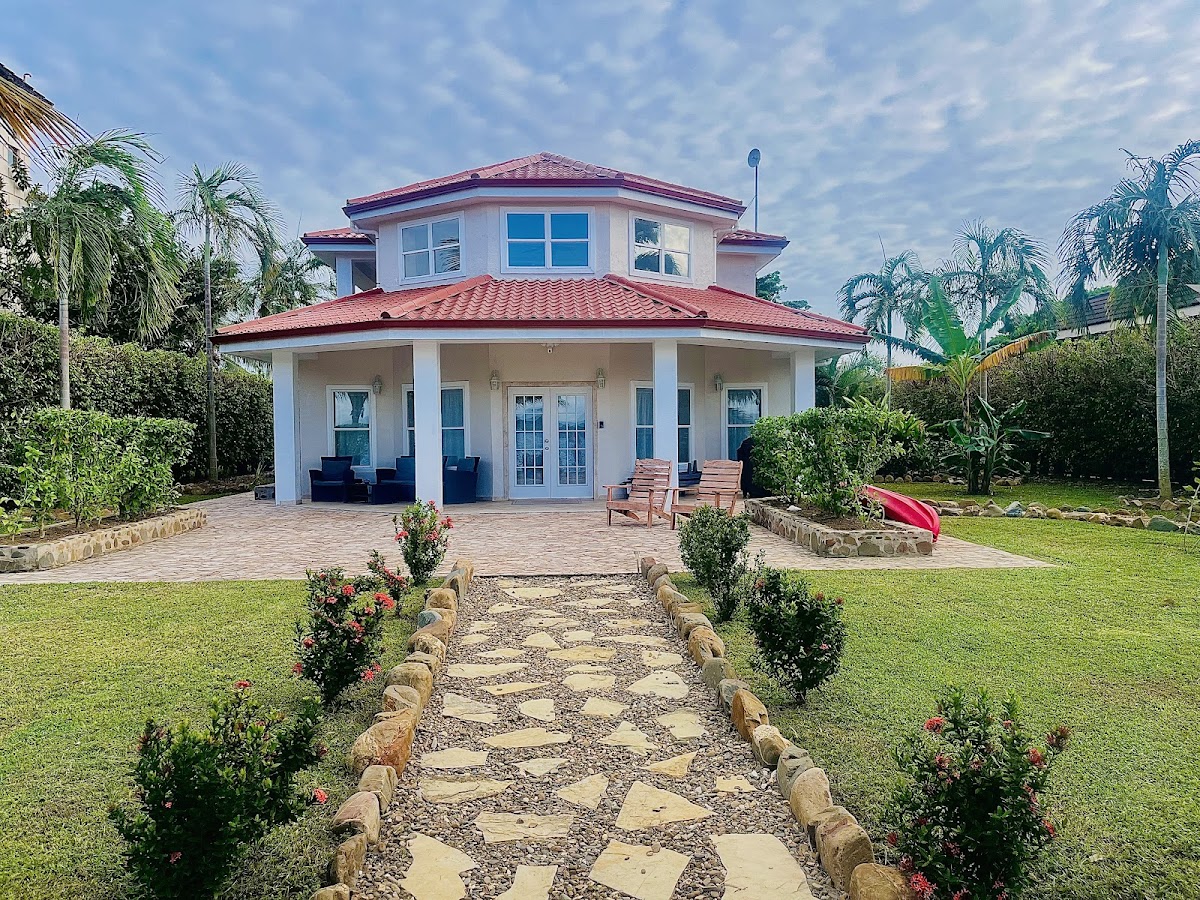 Indigo Bay gallery 1