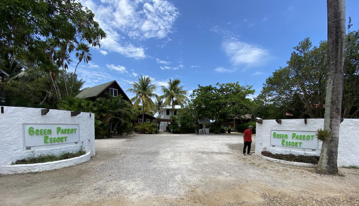 Green Parrot Resort-Pelican Pub & Grill gallery 6