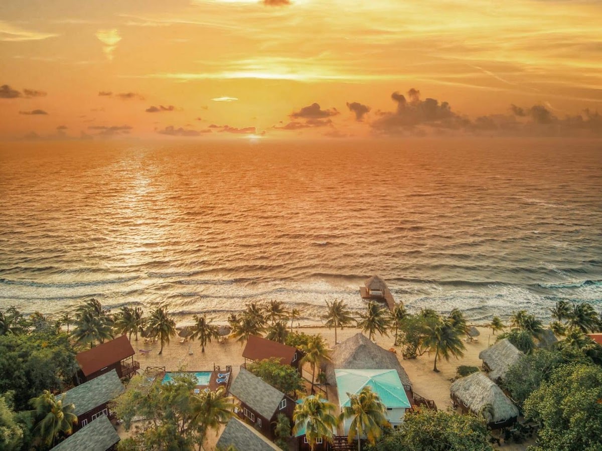 Green Parrot Resort-Pelican Pub & Grill gallery 8