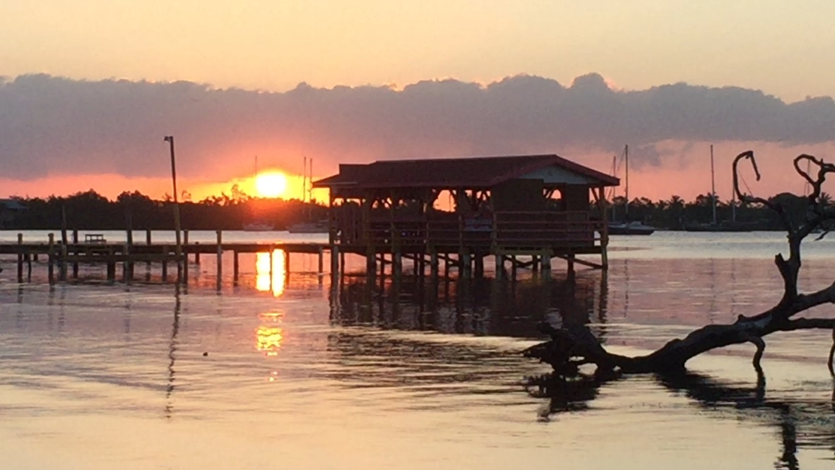 Harry's Cozy Cabanas gallery 10