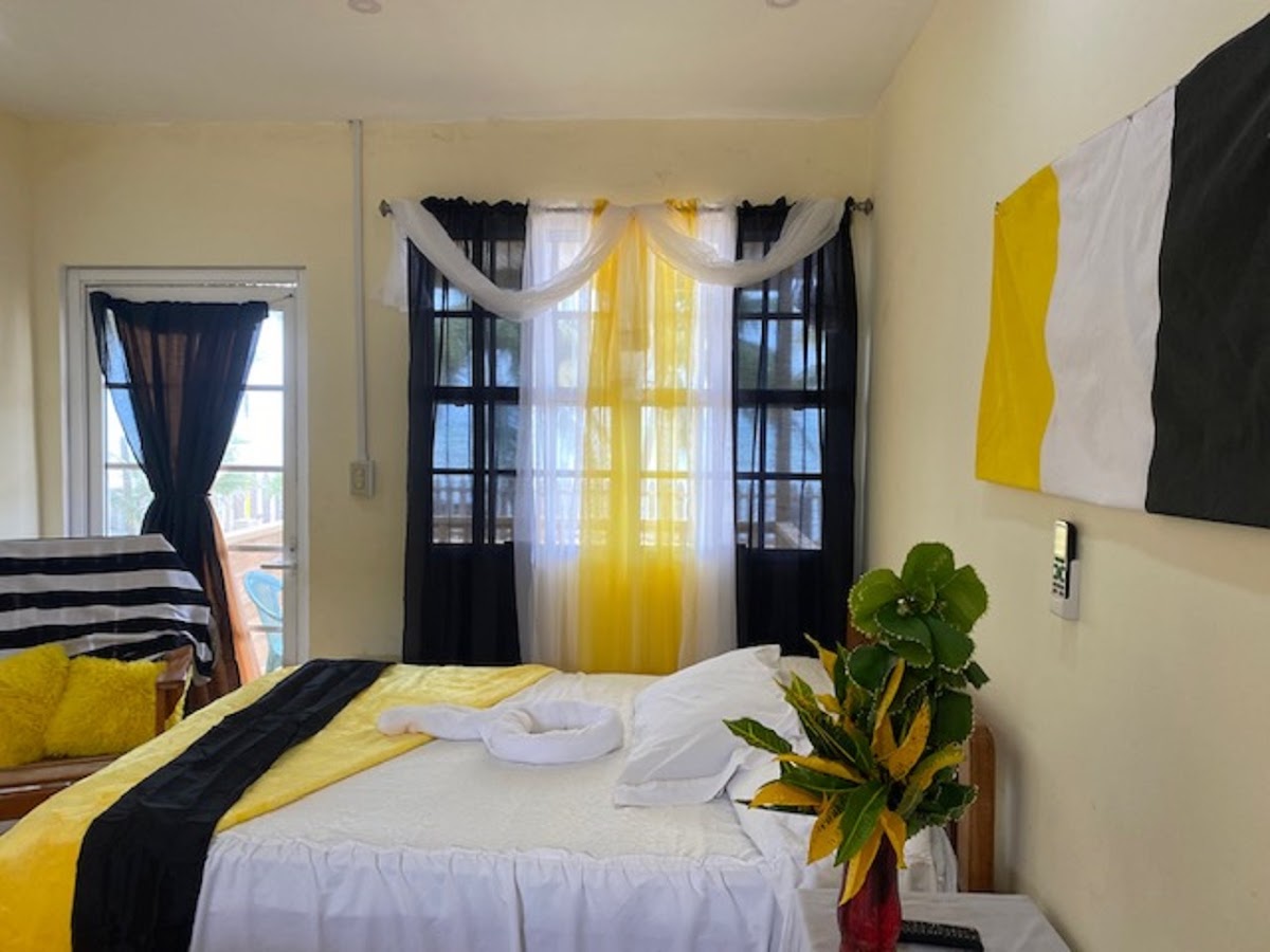 Pal's On the Beach Beachfront Hotel gallery 2