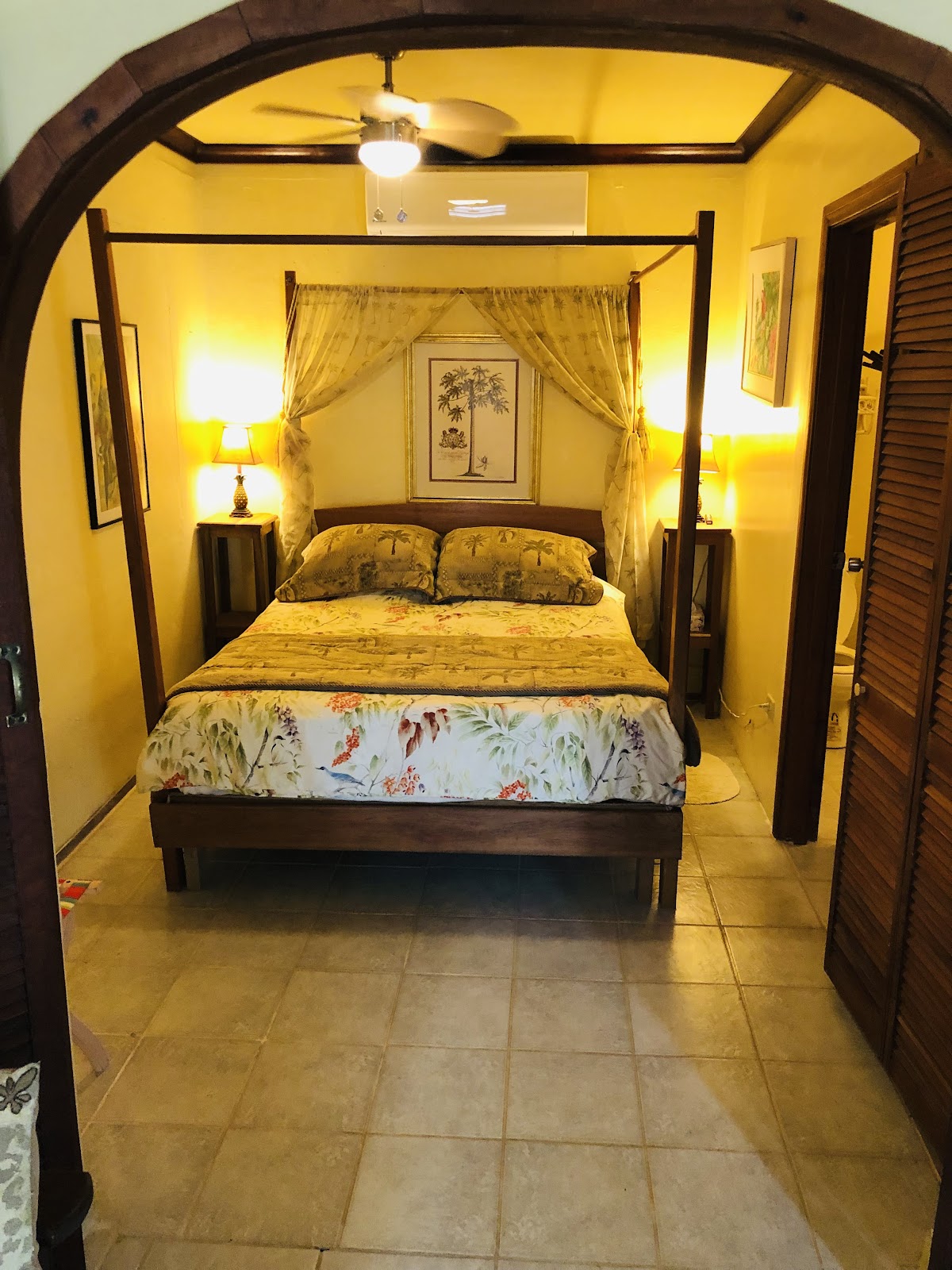Coral Cove Inn - Bed and Breakfast gallery 2