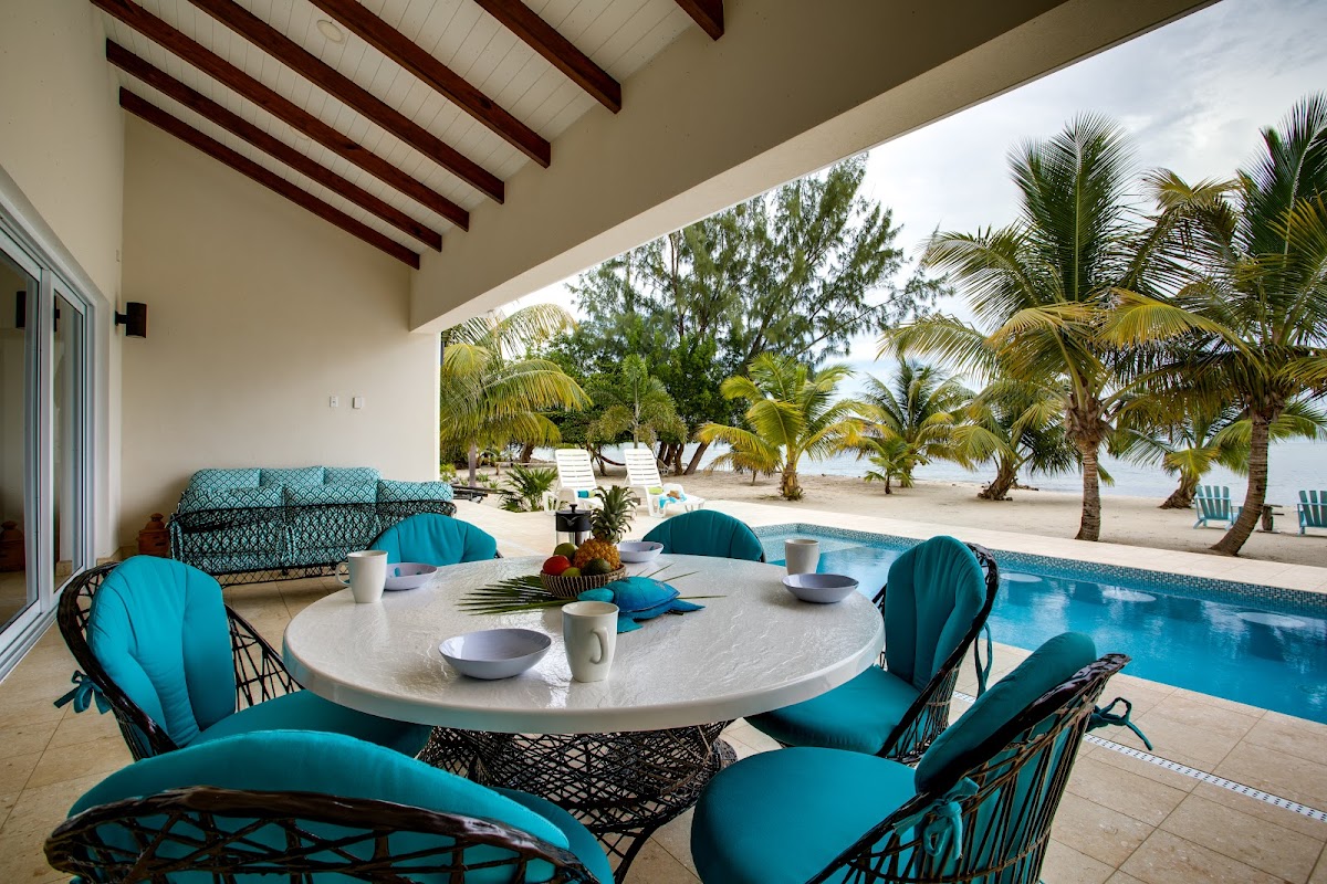 Tres Palmas Beach House gallery 3