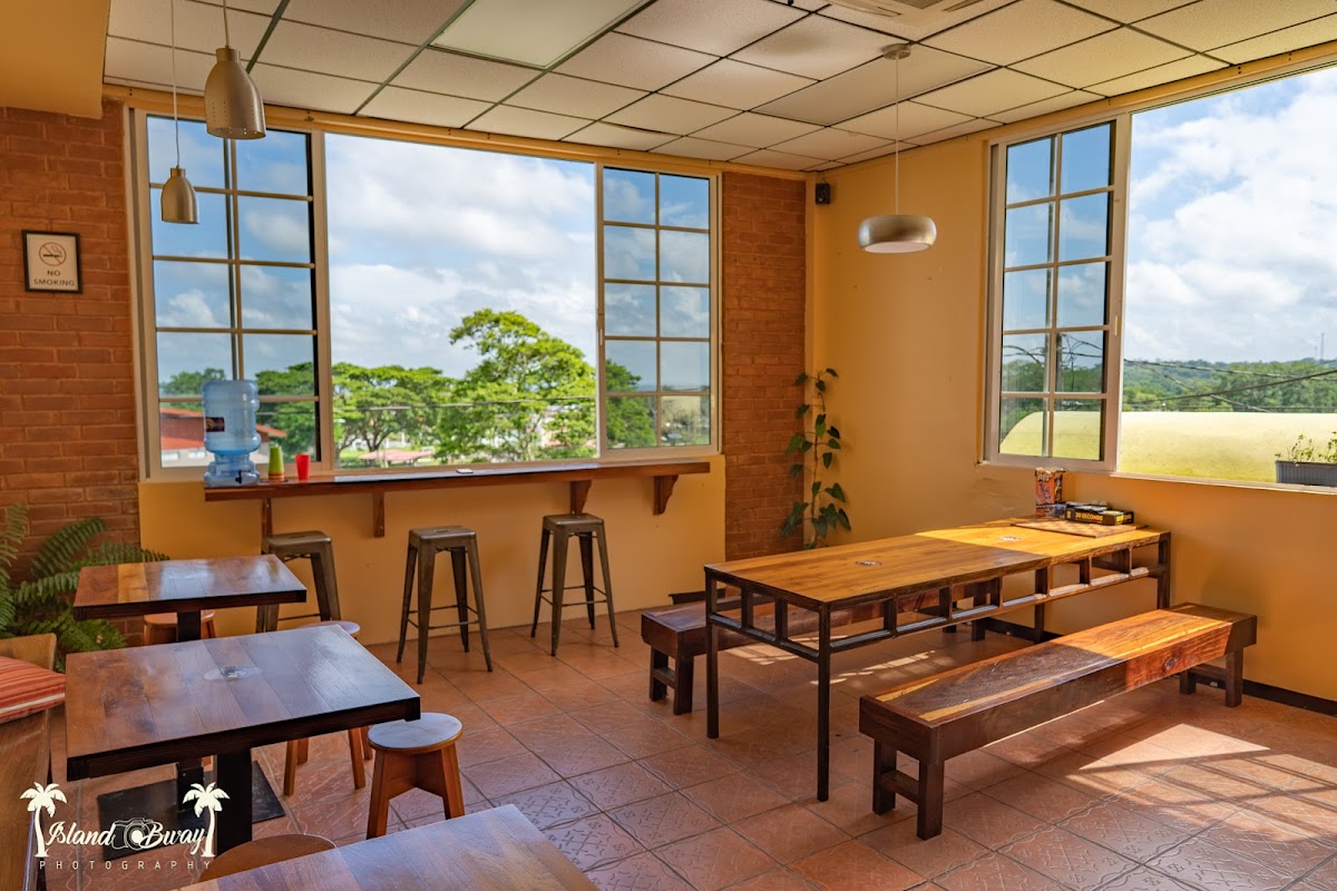 Yellow Belly Backpackers gallery 4
