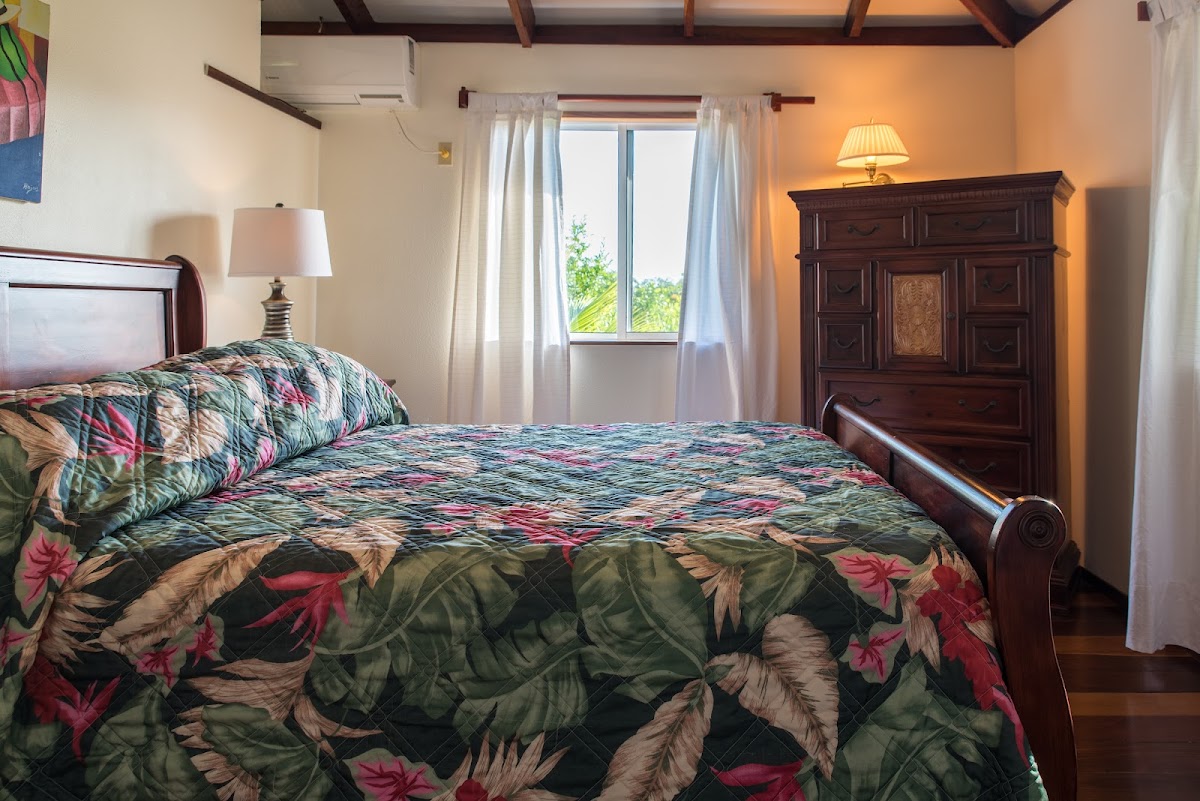 Shallow Bay Beach House gallery 2