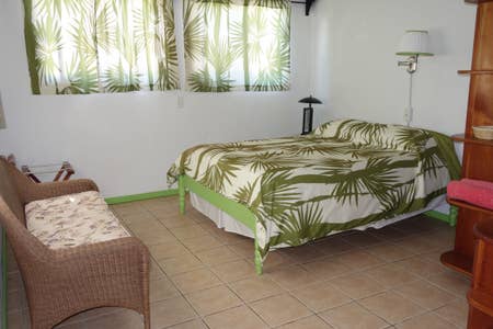 AJ Palms Beach Apartments gallery 2
