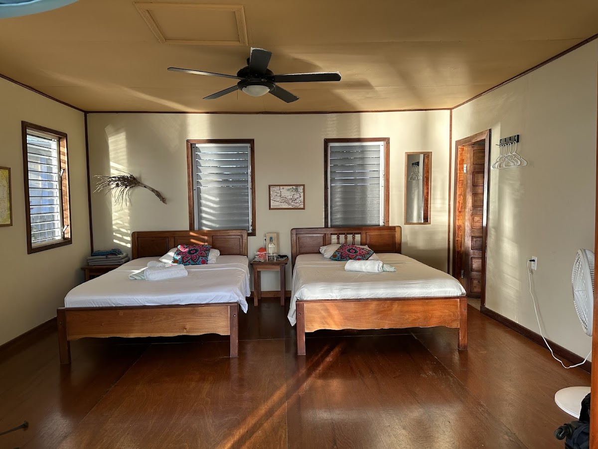 Reef's End Lodge gallery 2