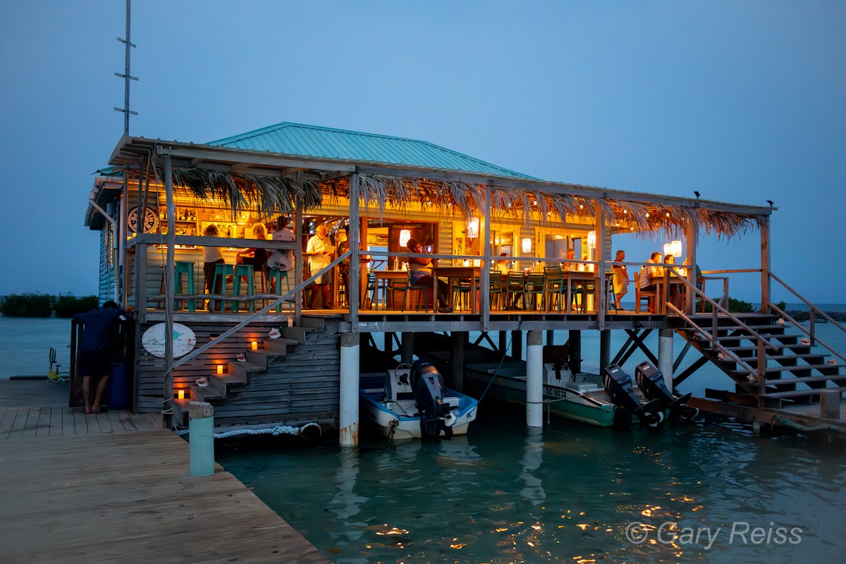 Reef's End Lodge gallery 8