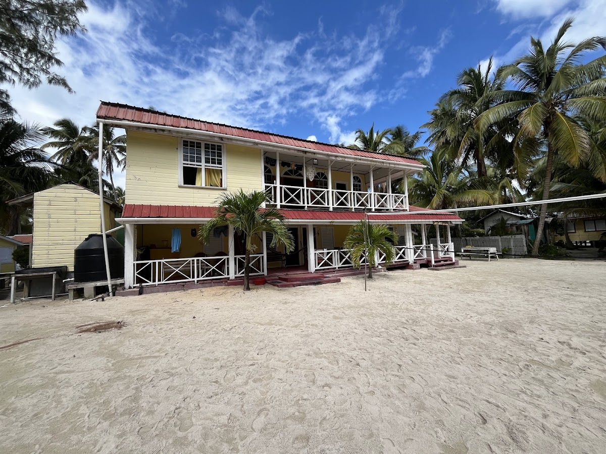 Joe Jo's By The Reef gallery 4
