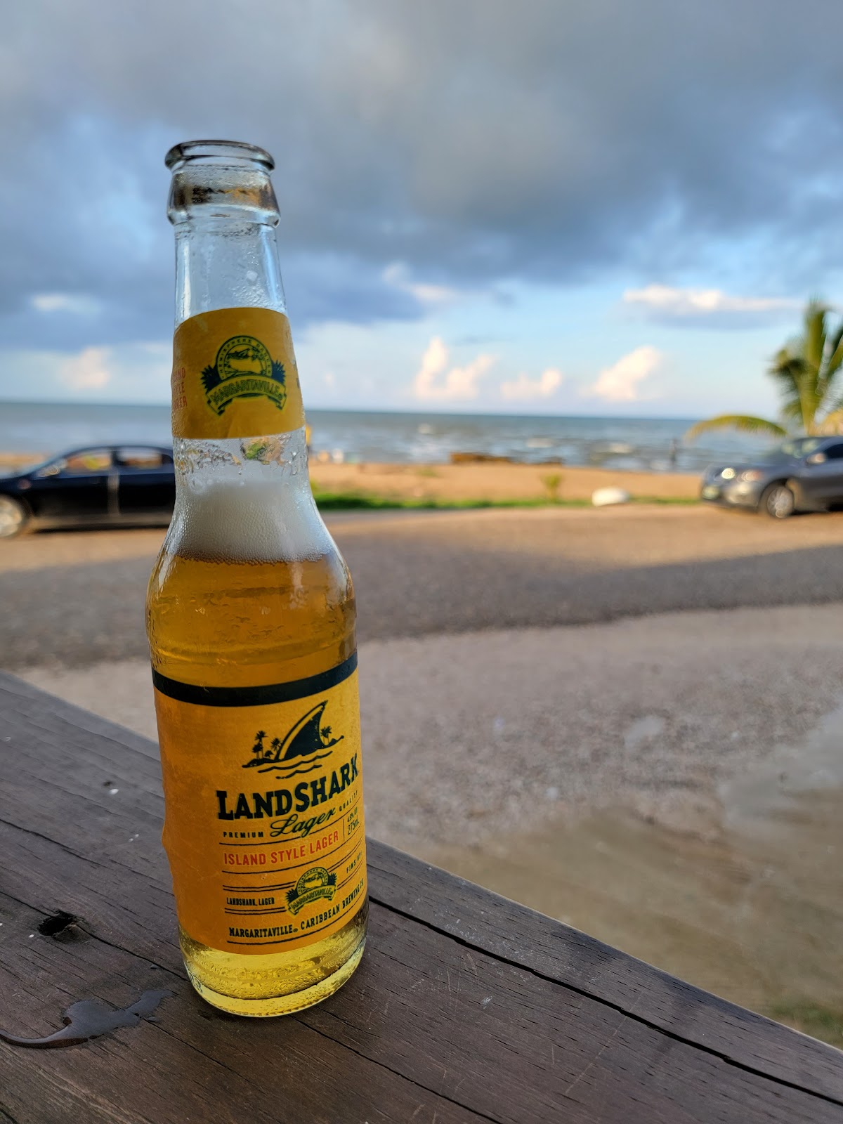 Island Breeze Bar & Grill gallery 6