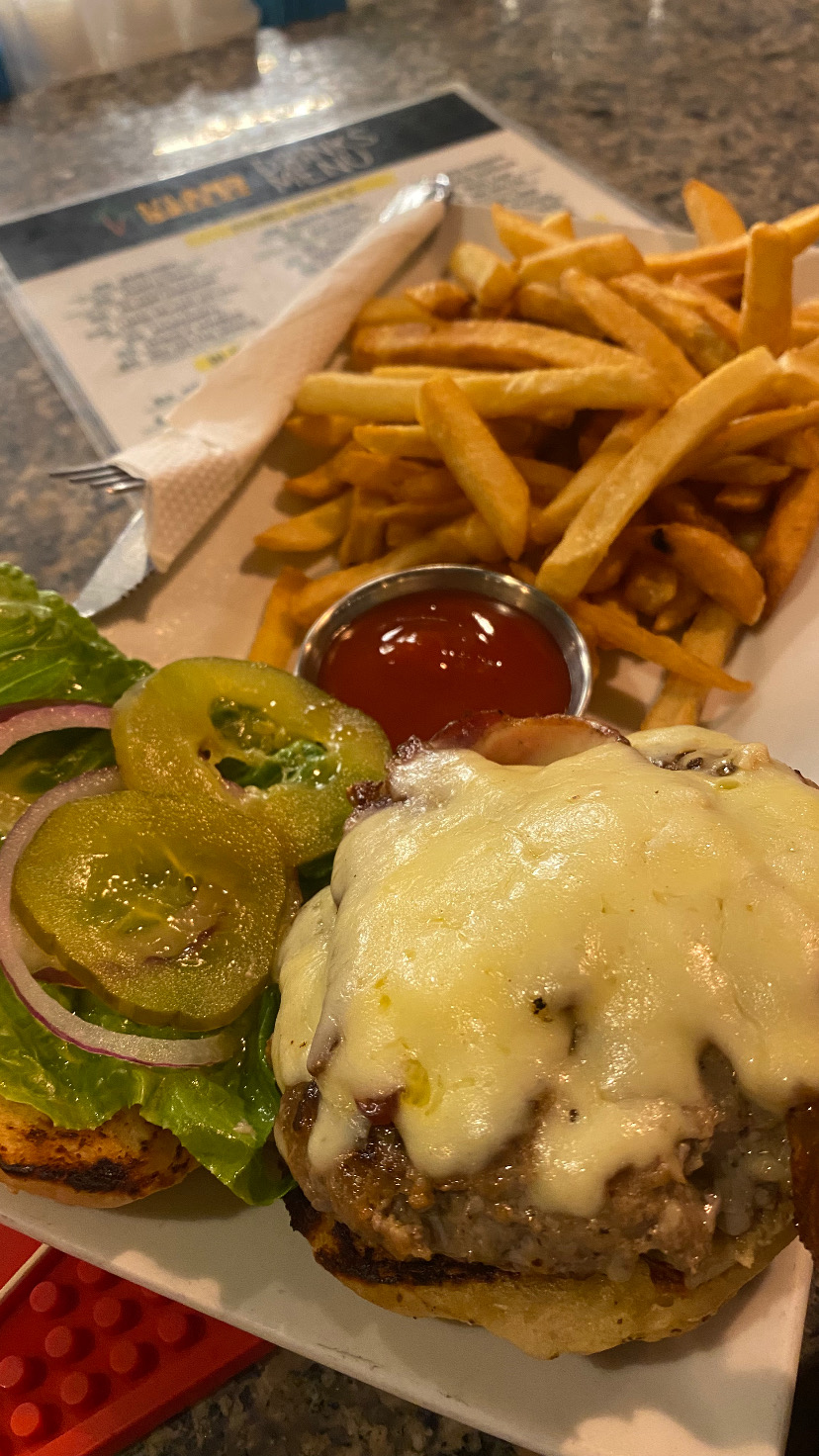 Island Breeze Bar & Grill gallery 7