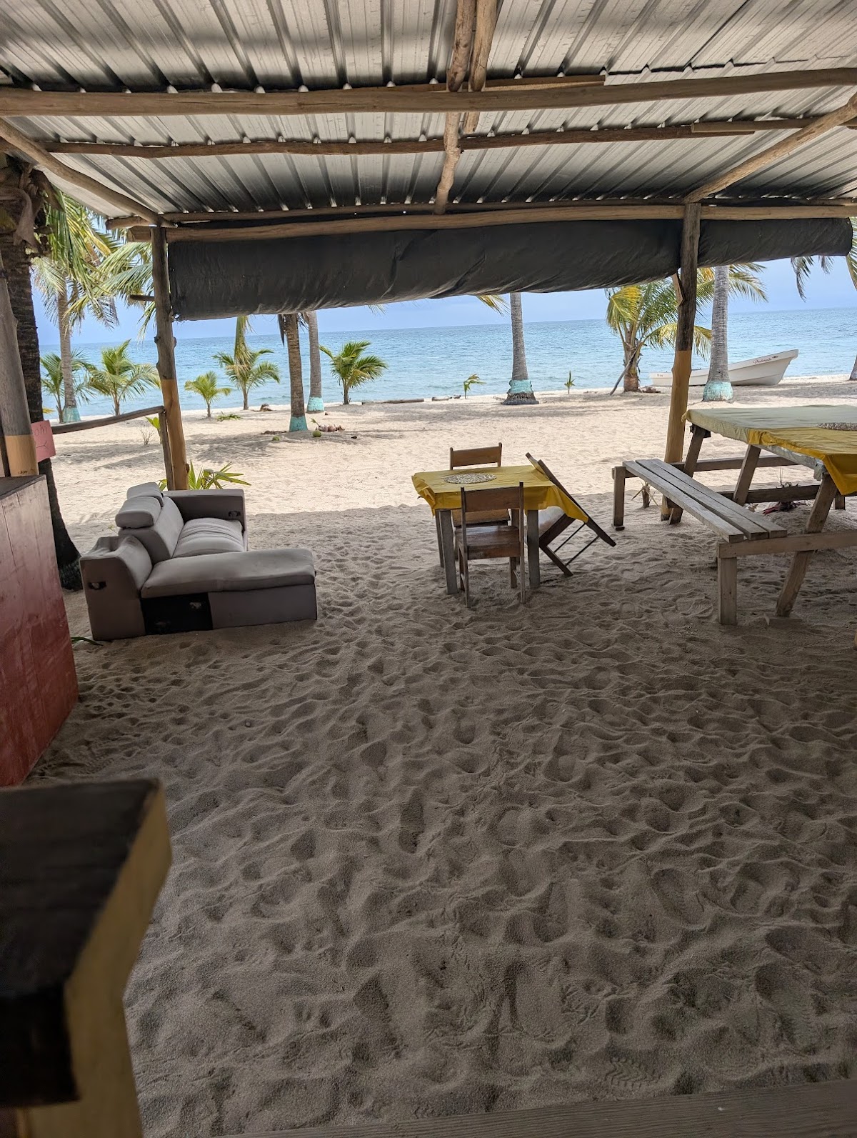 H2V Beach Front Restaurant and Bar gallery 3