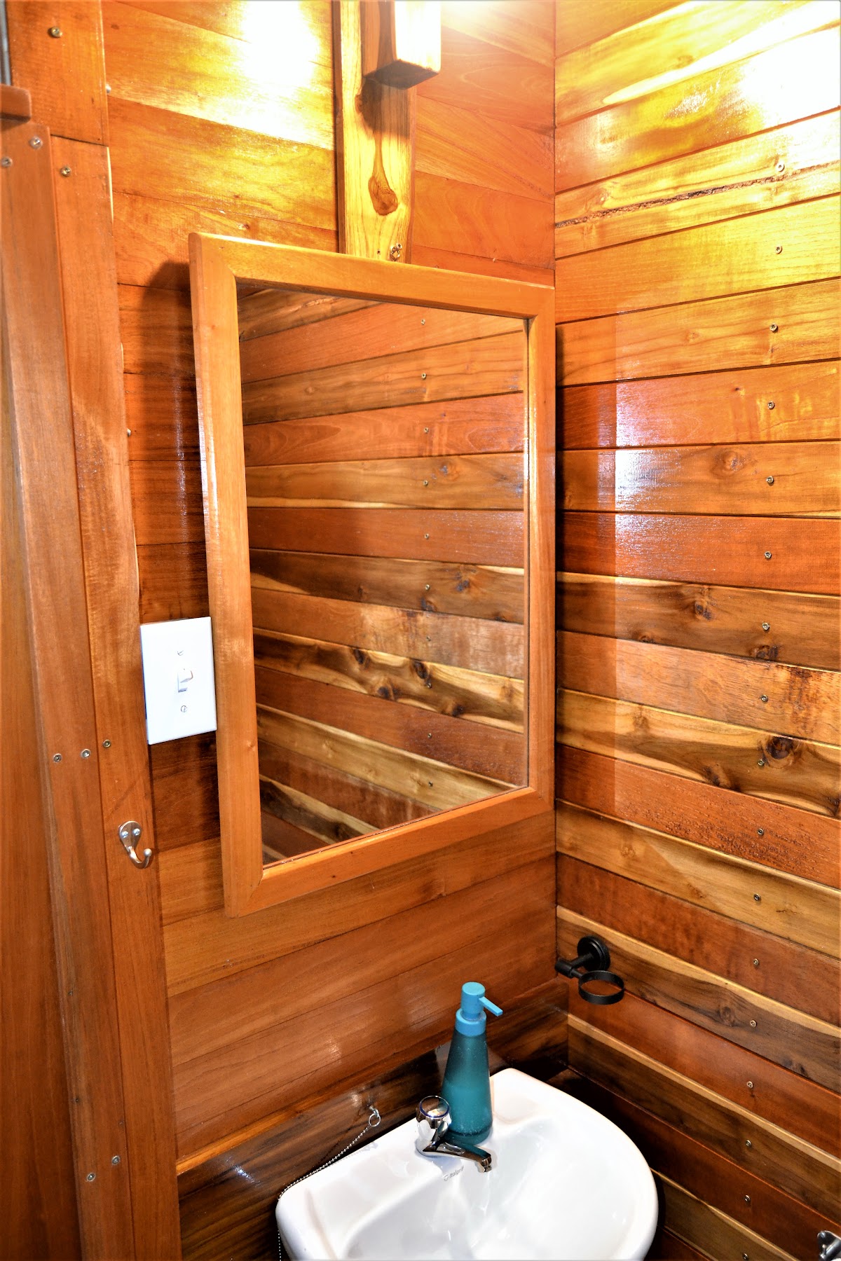 Hummingbird Rest Fully Equipped Self Catering Cabin gallery 7