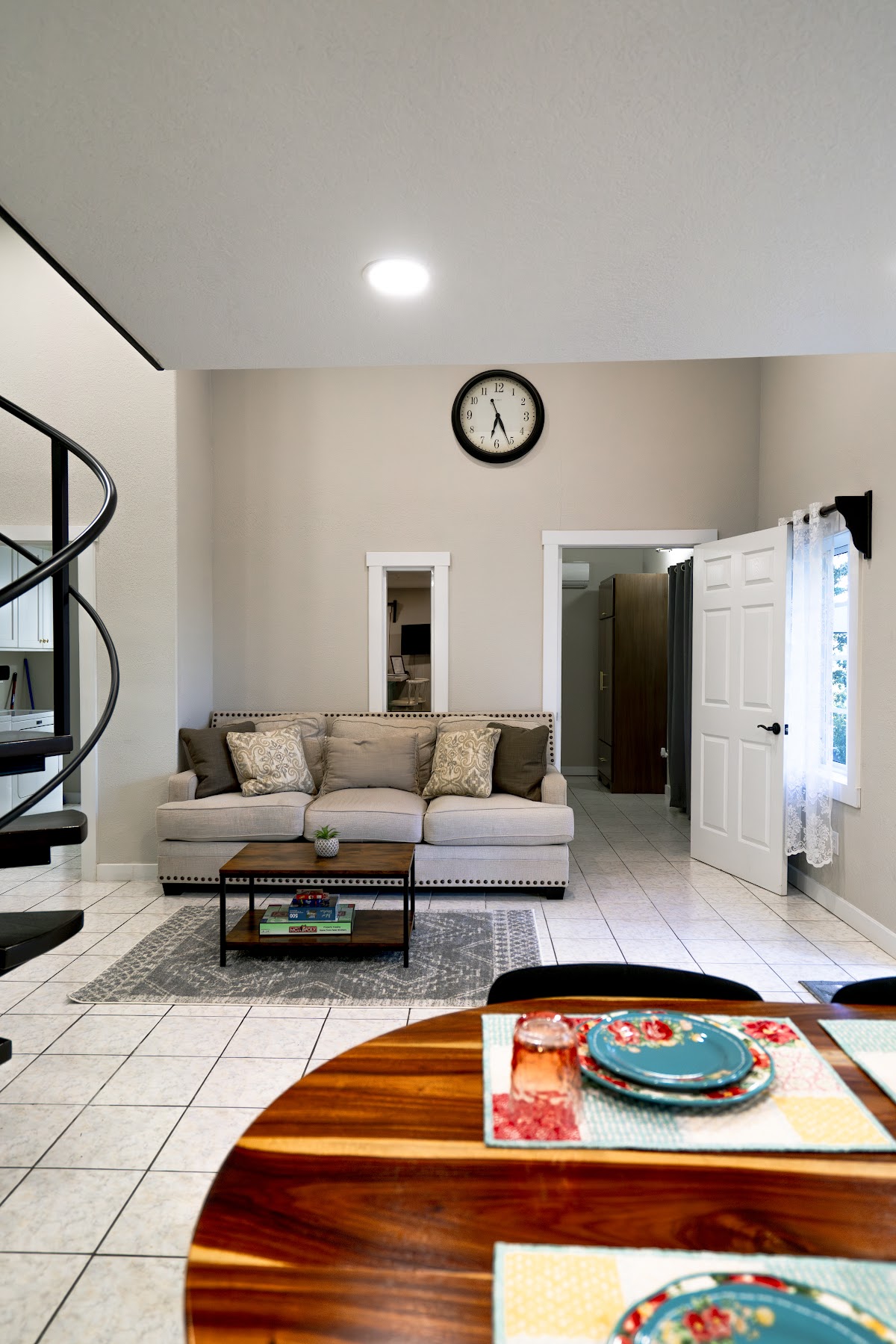 Oakridge Apartment gallery 6
