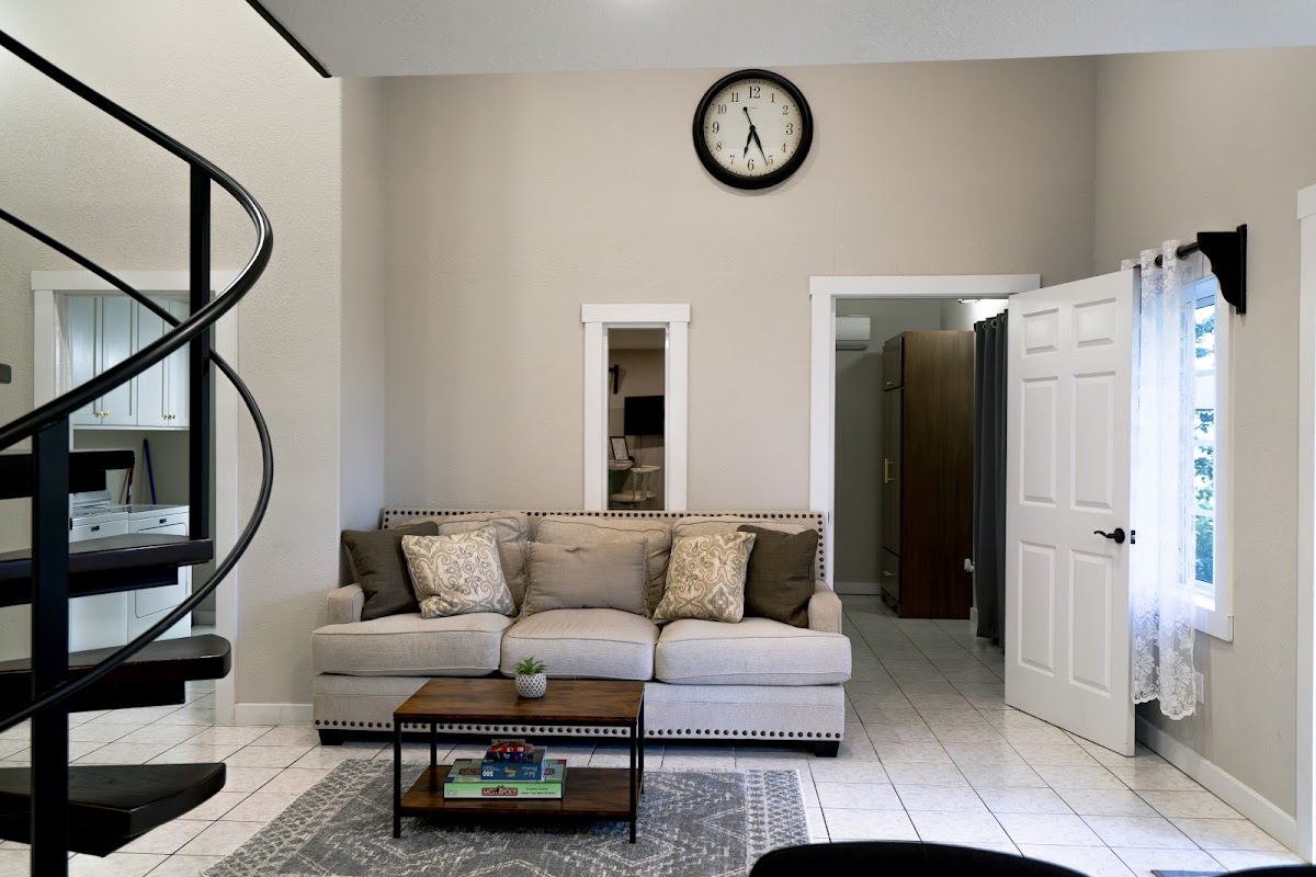 Oakridge Apartment gallery 7