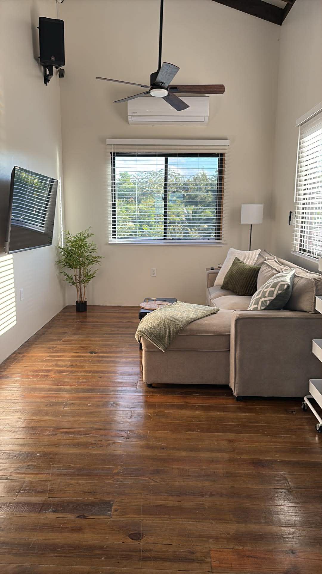 Modern Toucan Farmhouse - Belmopan Escape gallery 4