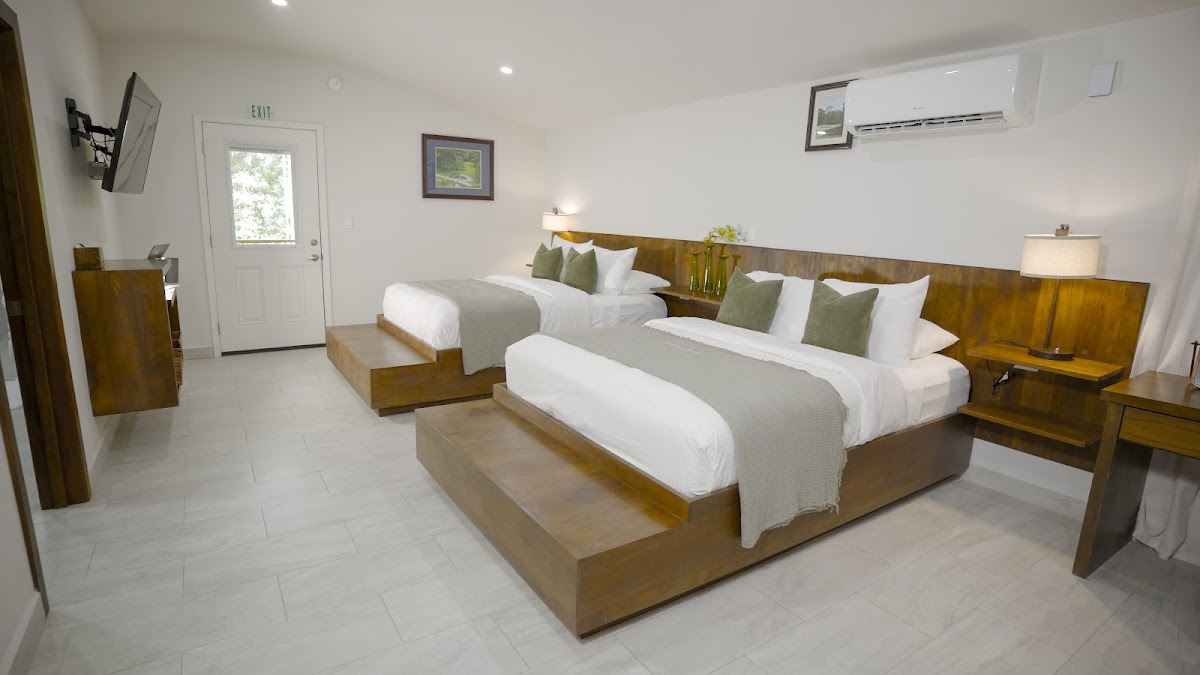 Roaring River Golf & Accommodations gallery 2