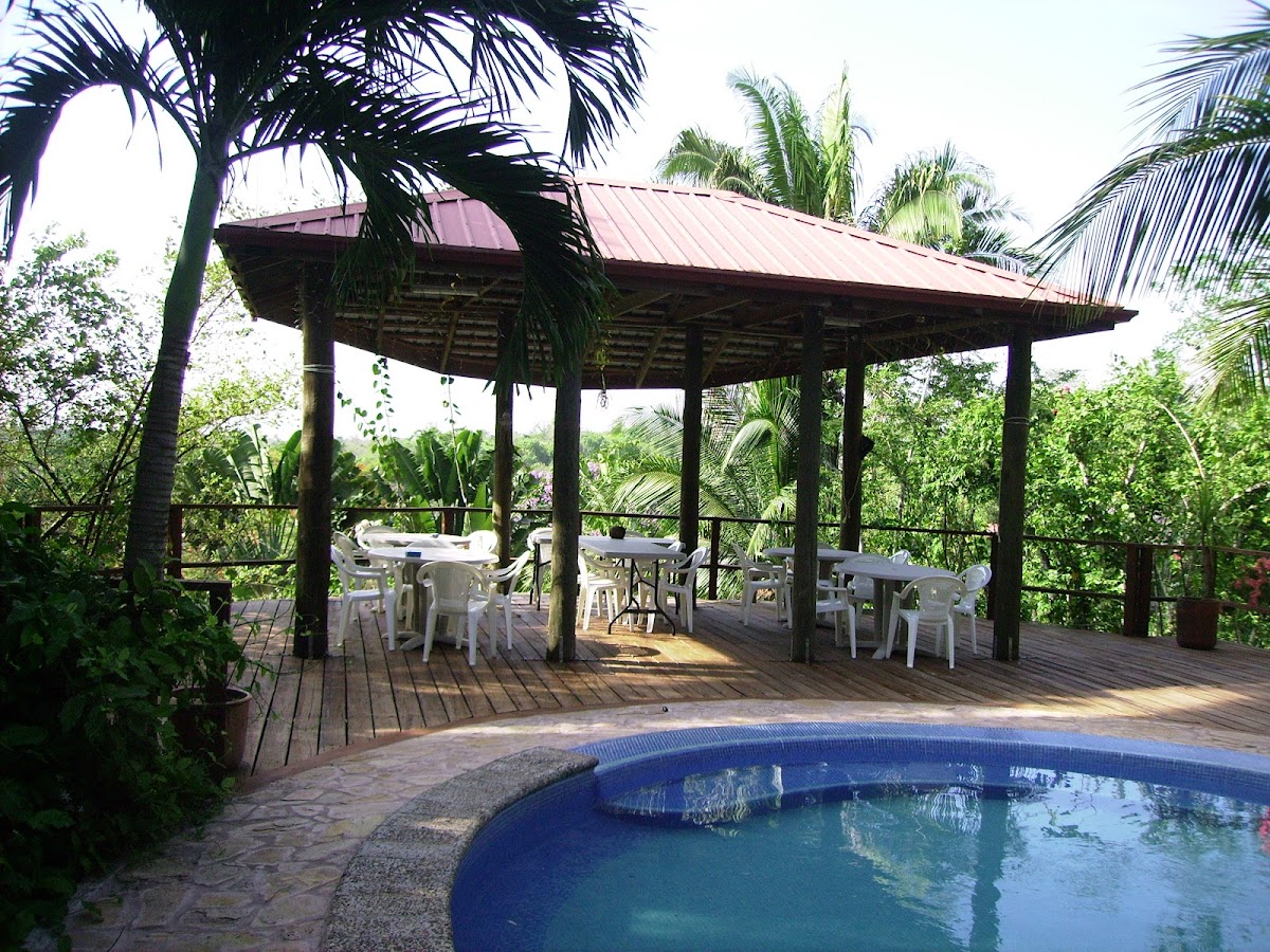 Leslie's Private Paradise gallery 3