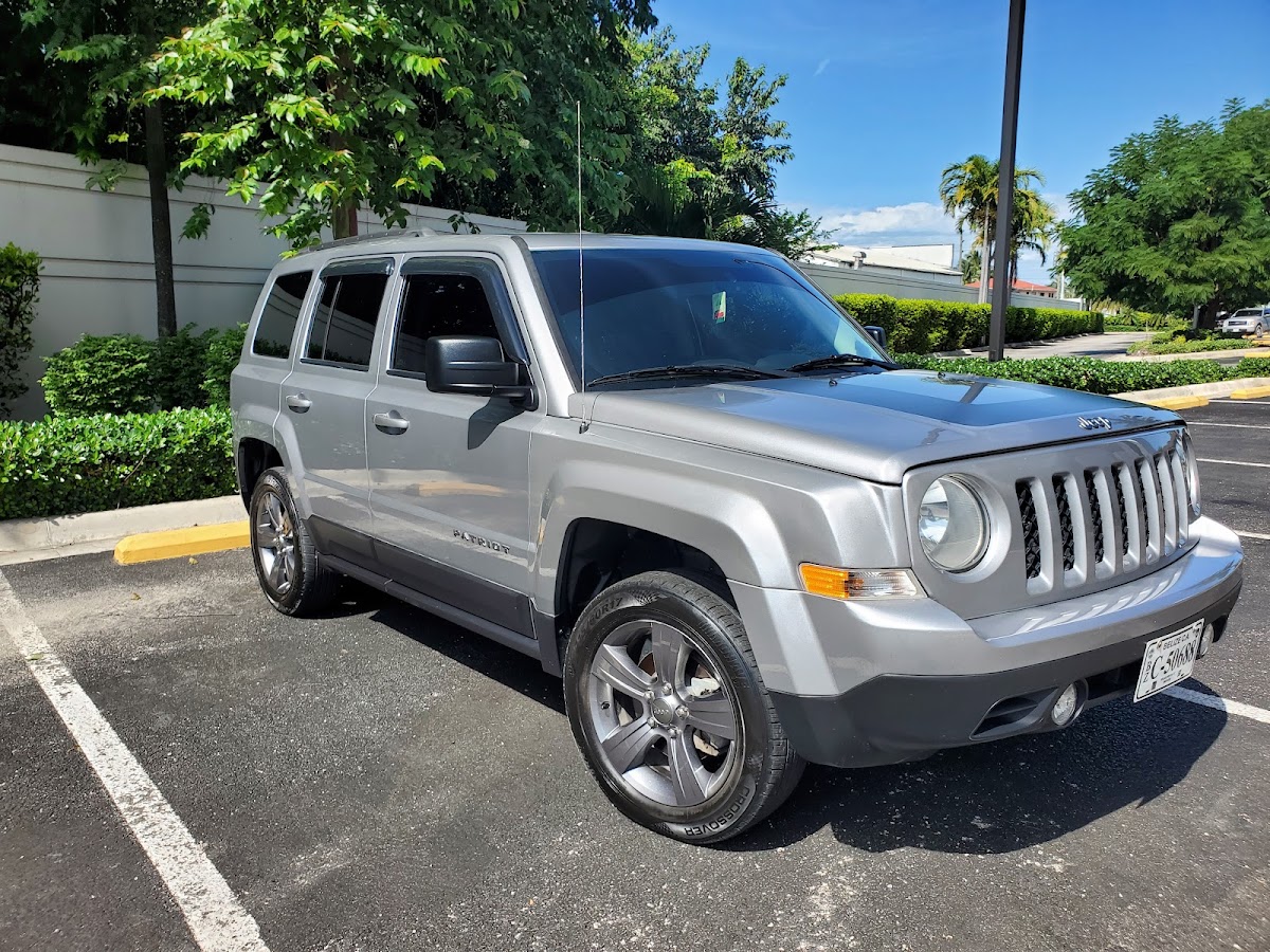 DA&E Auto Rental gallery 3