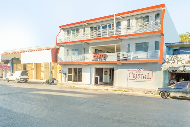 OYO Hotel Cristal cover