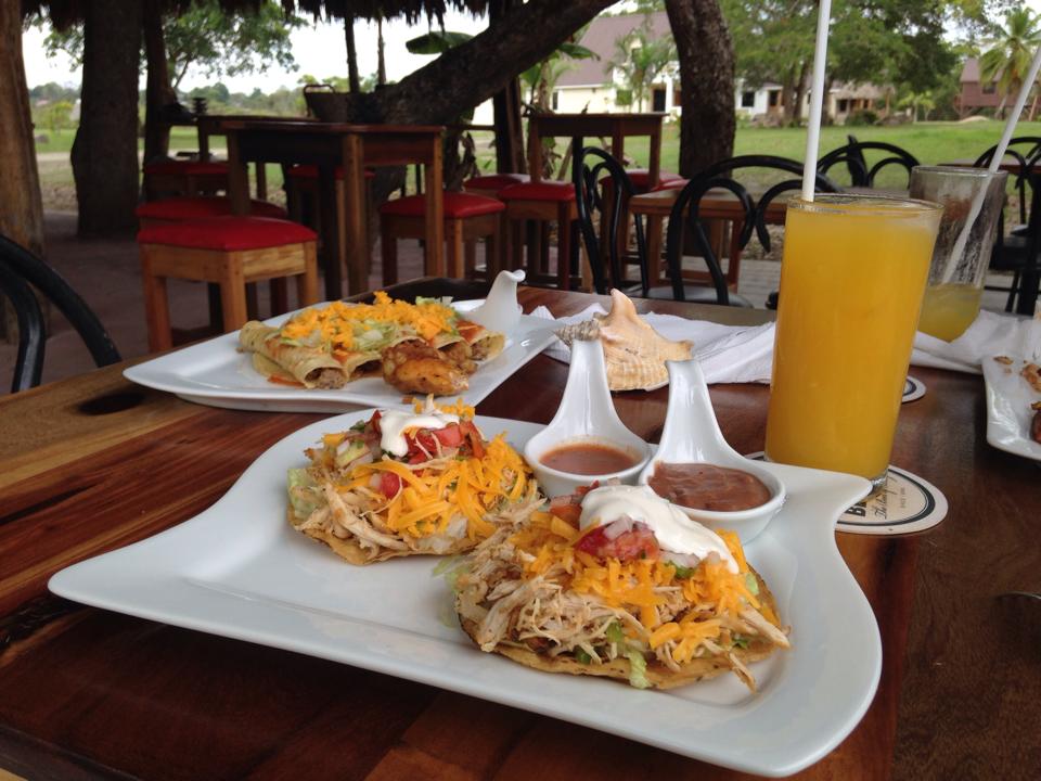 Maracas Bar & Grill gallery 2