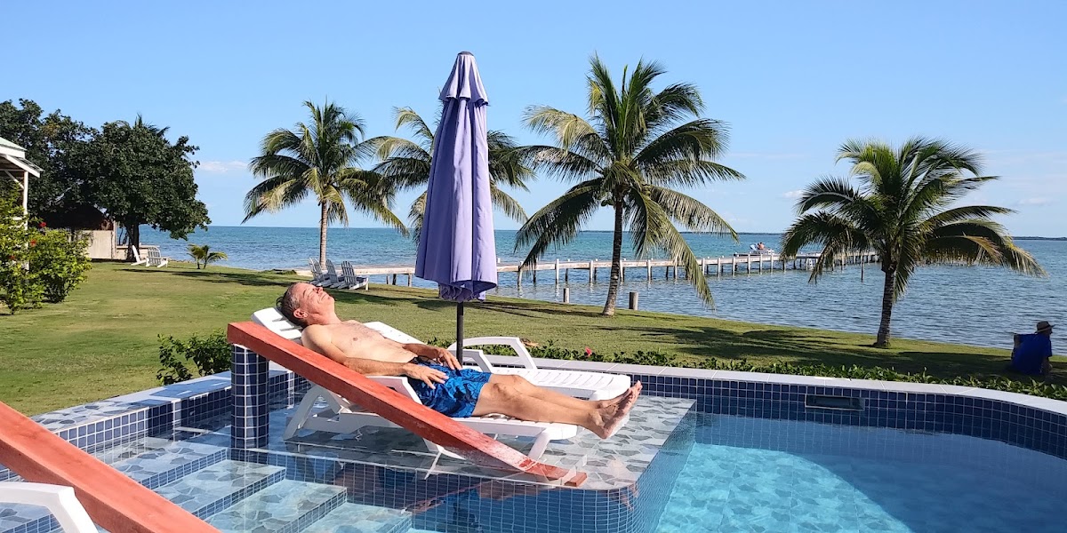 Tilt-Ta-Dock Resort Belize gallery 3