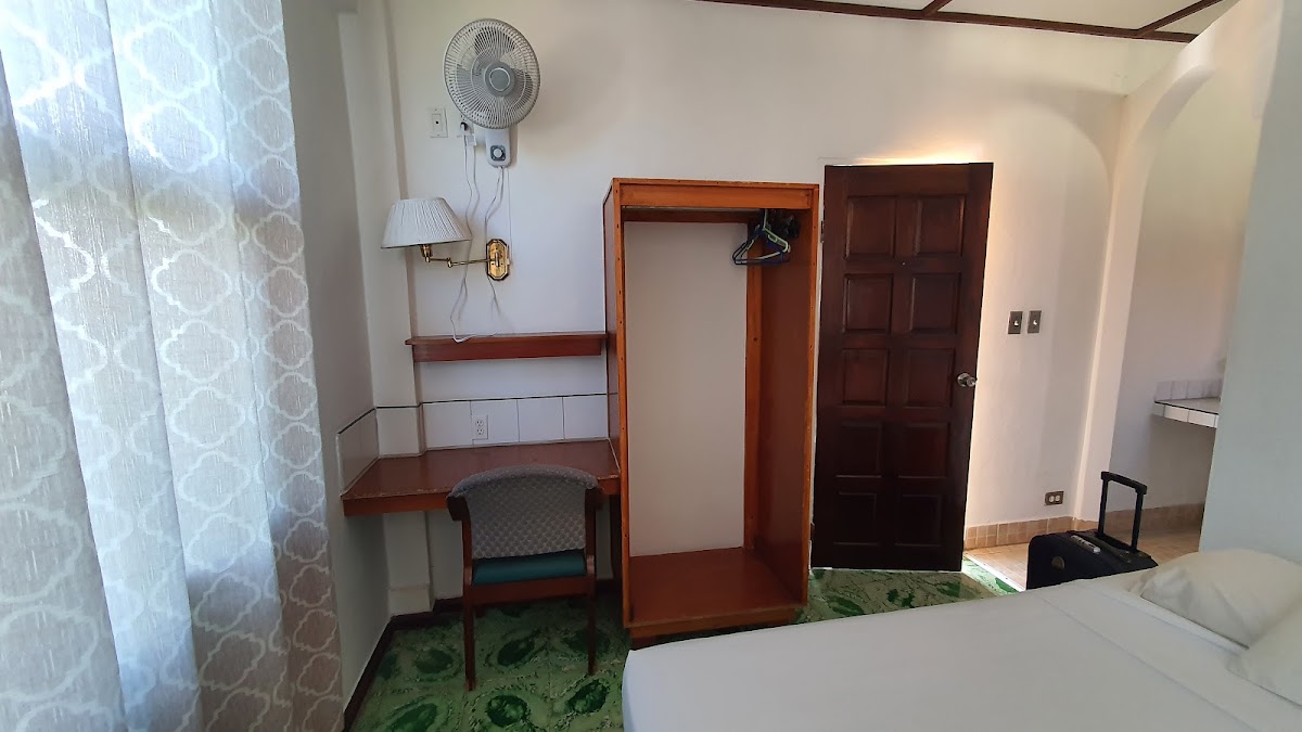 Hotel Maya gallery 2