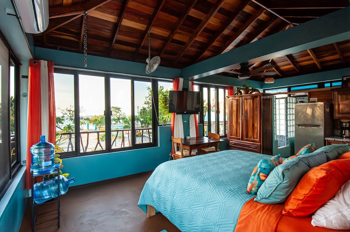 Iguana Beach House Belize gallery 2