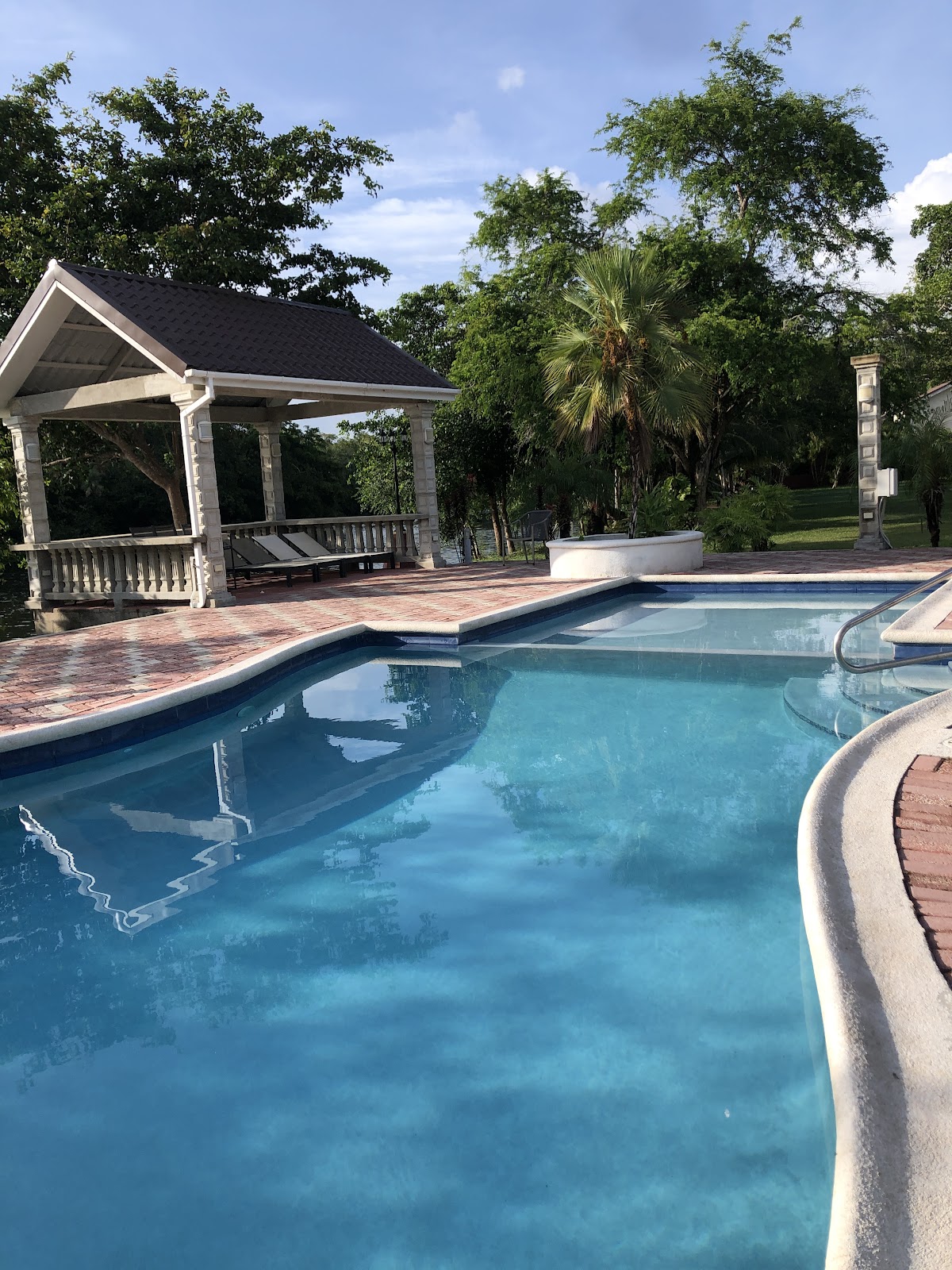 El Gran Mestizo Riverside Cabins gallery 3