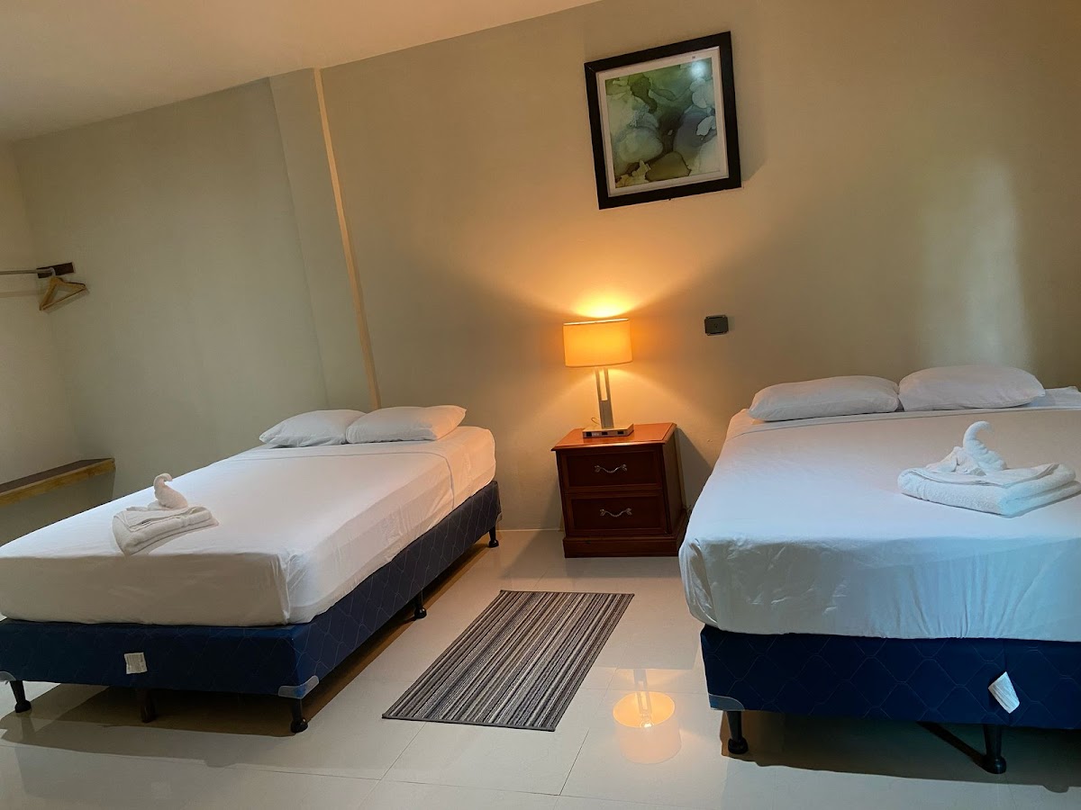 D Grand Charlton Hotel gallery 2