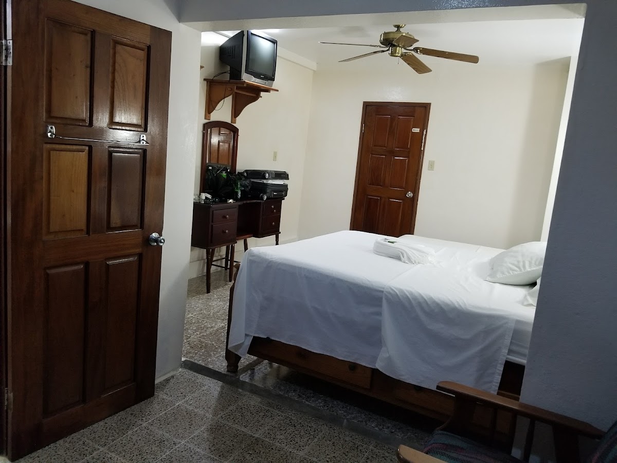 Tates Guest House gallery 4