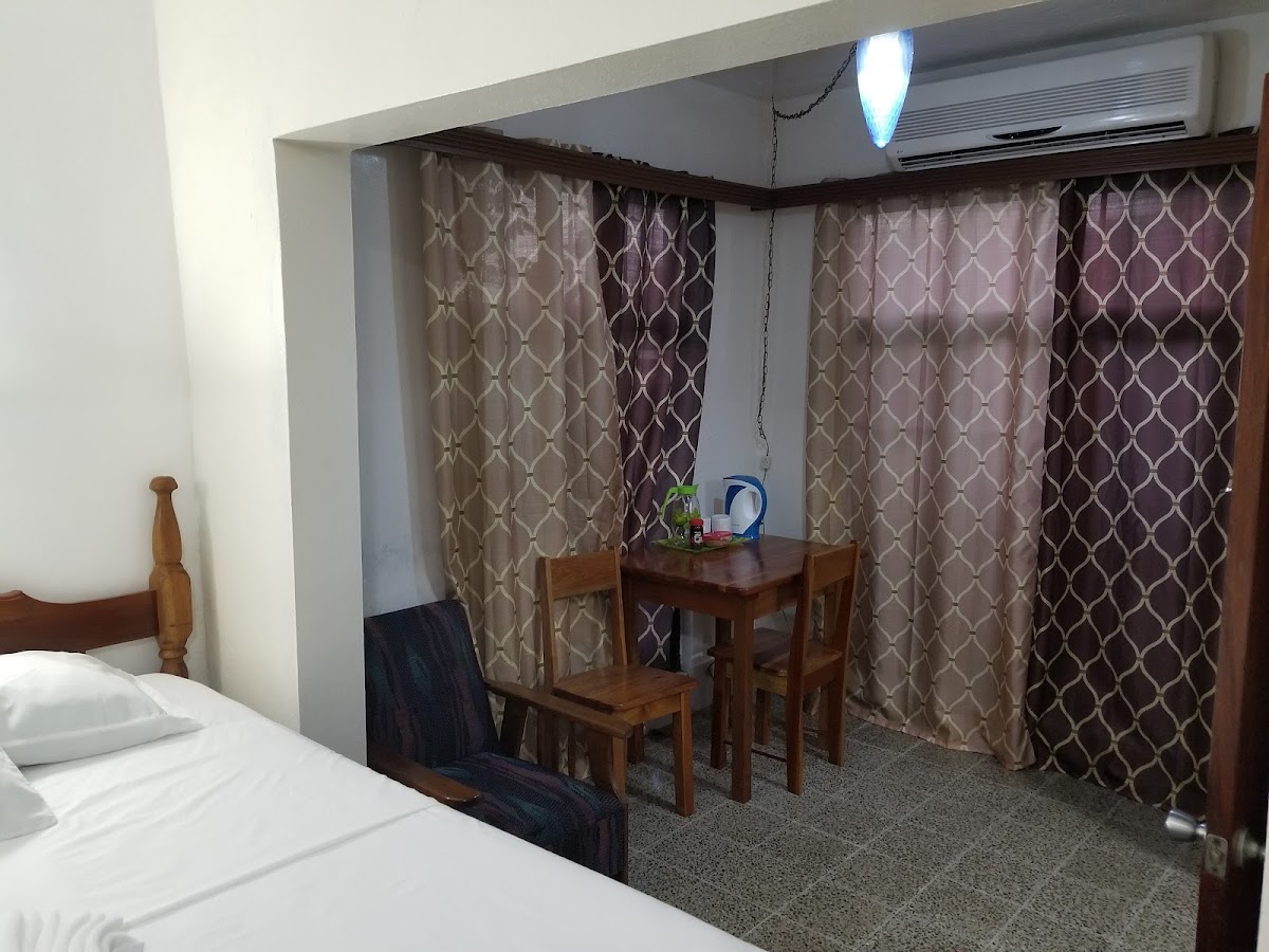Tates Guest House gallery 6